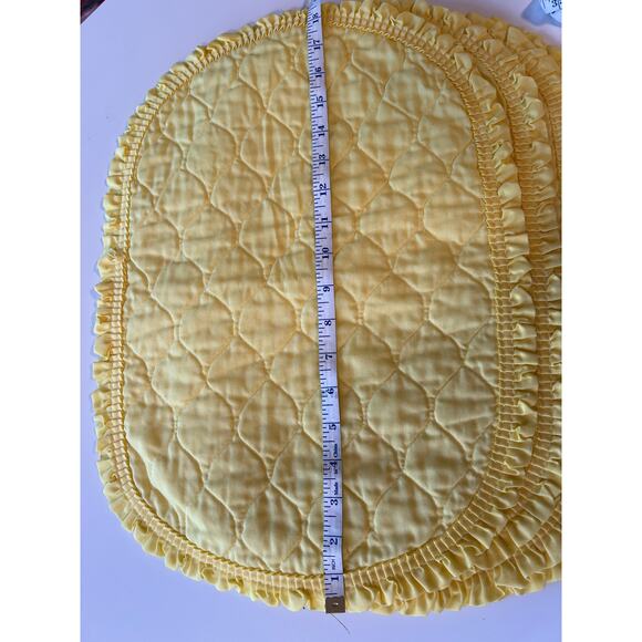 Ruffled Sunshine Yellow Placemats: 4 - Picture 5 of 8